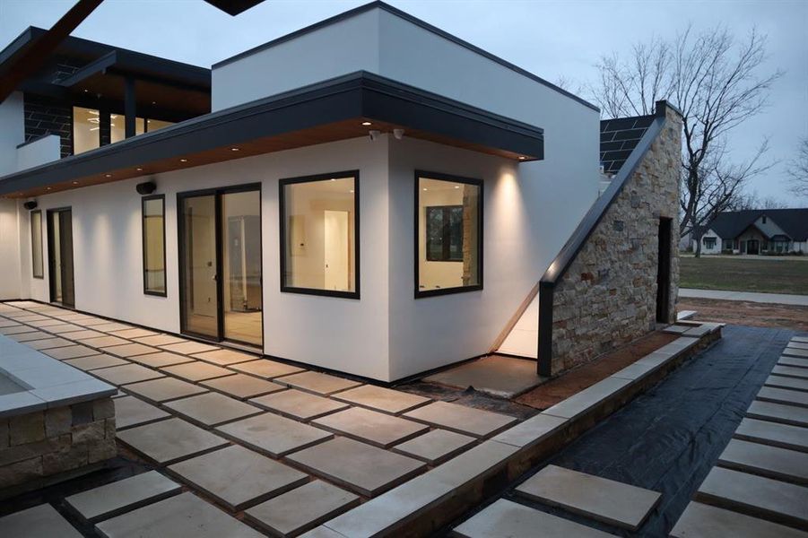 Exterior details and patio area of a home in , Granbury (Image 3).