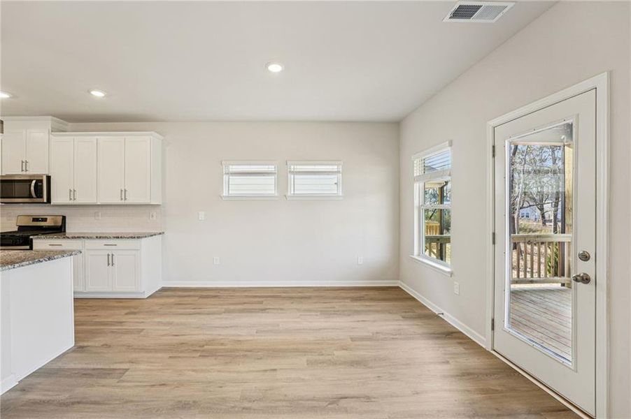 Spacious, unfurnished interior of a new home in Westmont Preserve, Powder Springs (Image 57).