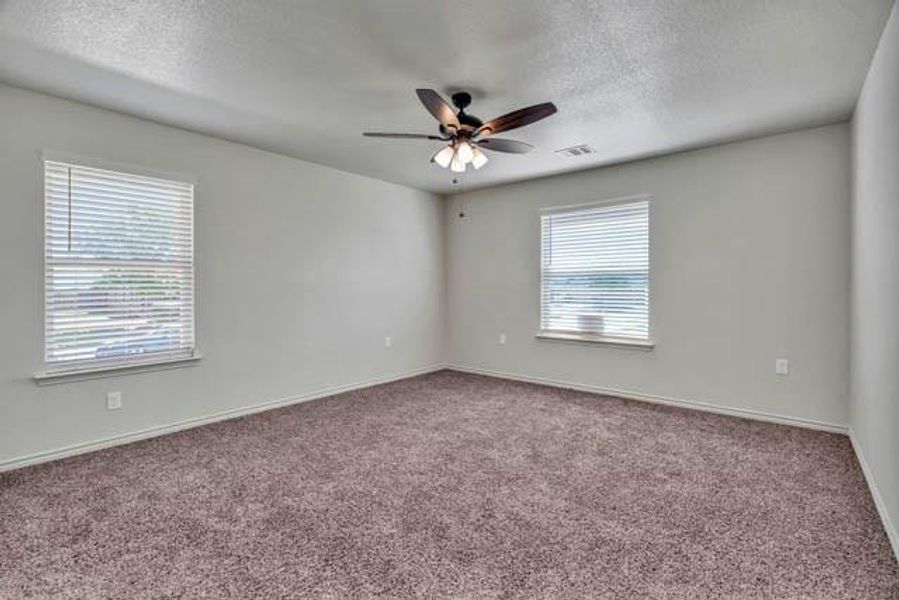Spacious, unfurnished interior of a new home in , Fort Worth (Image 25).