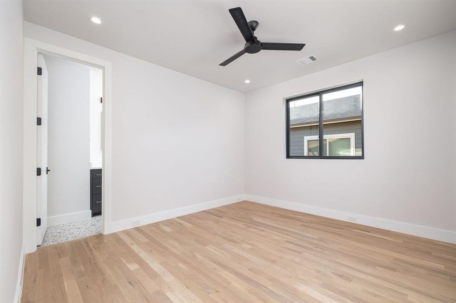 Spacious, unfurnished interior of a new home in , Dallas (Image 20).