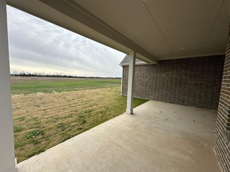 Exterior details and patio area of a home in Fannin Ranch, Leonard (Image 3).