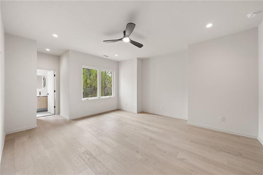 Spacious, unfurnished interior of a new home in , Sandy Springs (Image 27).