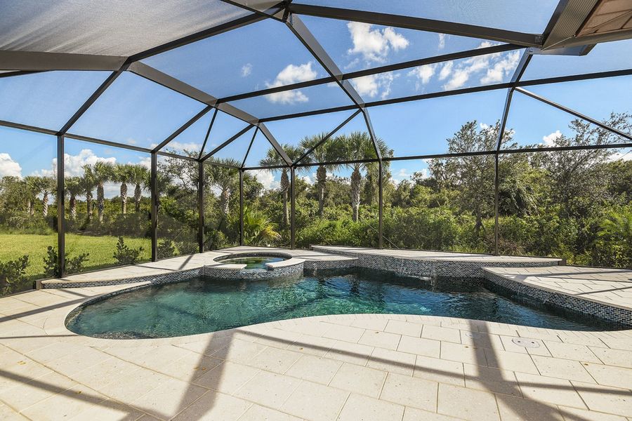 Representative exterior details of a home built from the Starlight 2 by Neal Communities in Verandah, Fort Myers (Image 4).