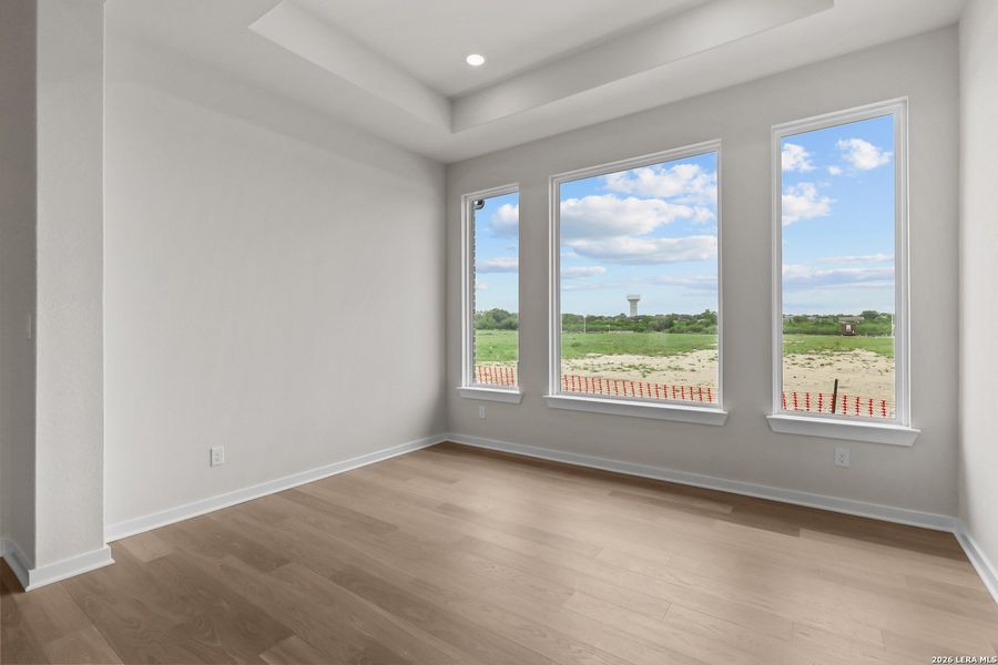 Spacious, unfurnished interior of a new home in Buffalo Crossing, Cibolo (Image 23).