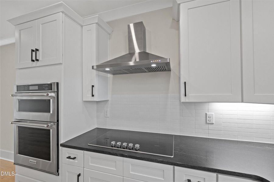 33-221 S West St_2007