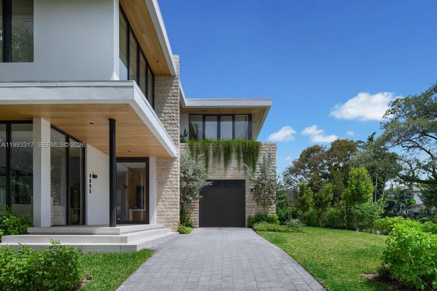Exterior details and patio area of a home in , Miami (Image 30).