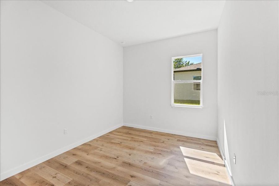 Spacious, unfurnished interior of a new home in , Citrus Springs (Image 13).