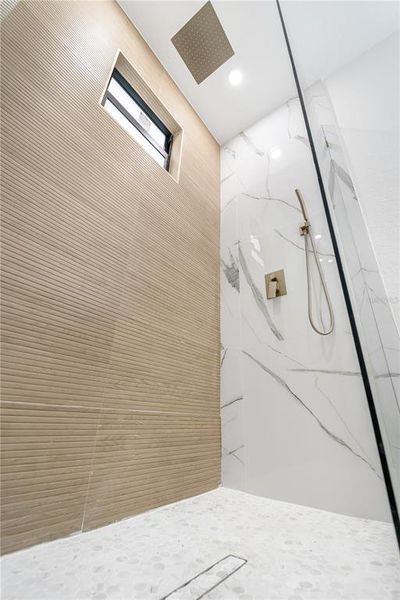 Spacious, unfurnished interior of a new home in , Lehigh Acres (Image 20).