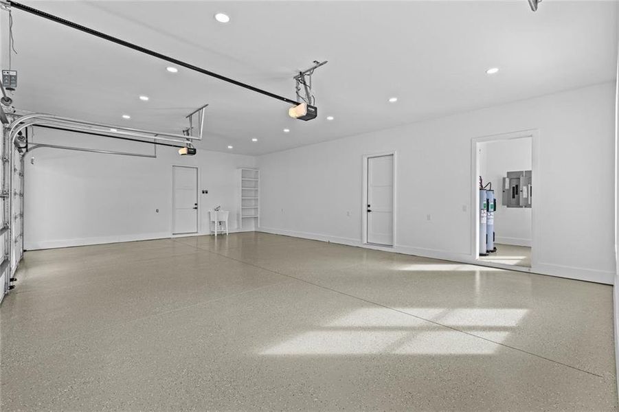 Spacious, unfurnished interior of a new home in , Loganville (Image 74).