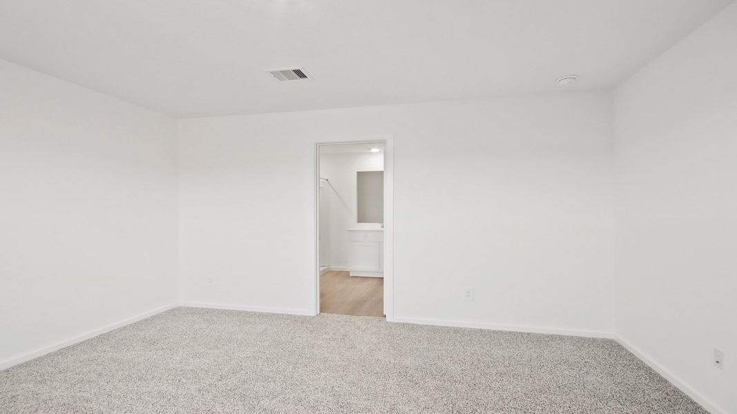 Spacious, unfurnished interior of a new home in Lexington Heights, Willis (Image 15).