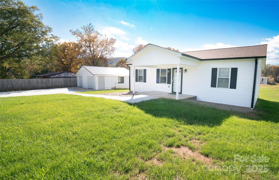 Exterior details and patio area of a home in , Morganton (Image 14).