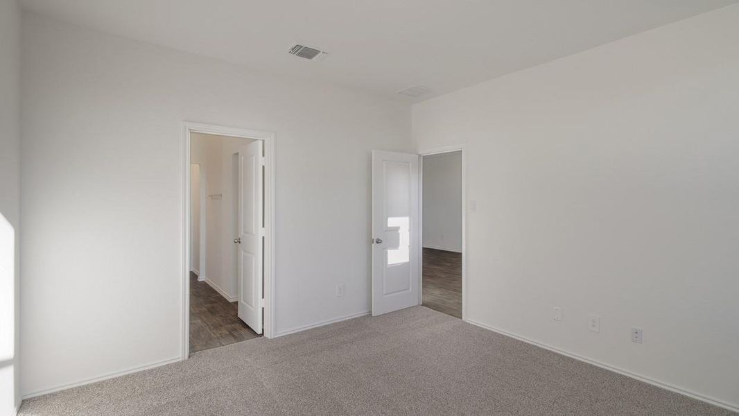 Spacious, unfurnished interior of a new home in Wayside, Uhland (Image 15).