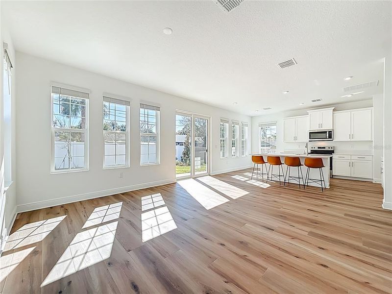 Spacious, unfurnished interior of a new home in , St. Petersburg (Image 66).