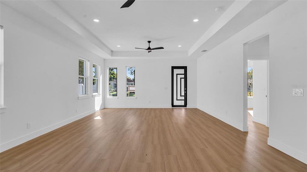 Spacious, unfurnished interior of a new home in , St. Petersburg (Image 29).