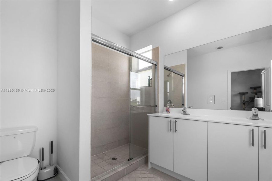 Furnished interior view inside a new home in , Homestead (Image 10).