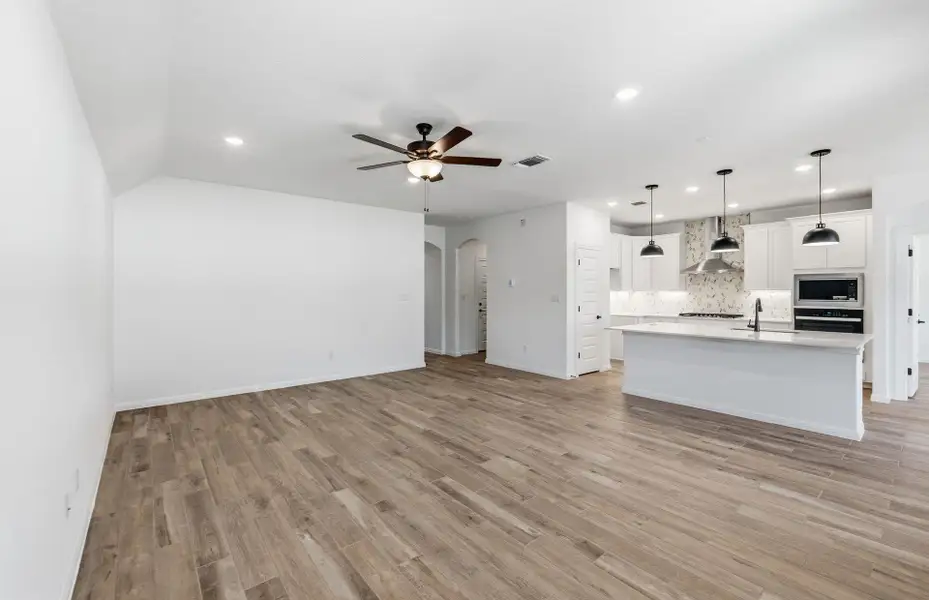 Spacious, unfurnished interior of a new home in West Cypress Hills, Spicewood (Image 16).
