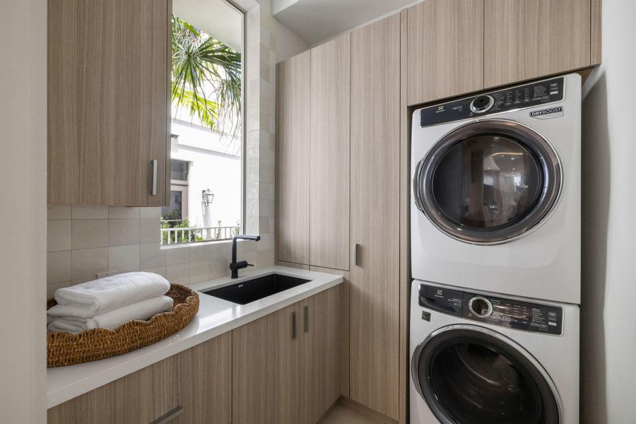 Close-up of interior finishes inside a home in , Delray Beach (Image 19).
