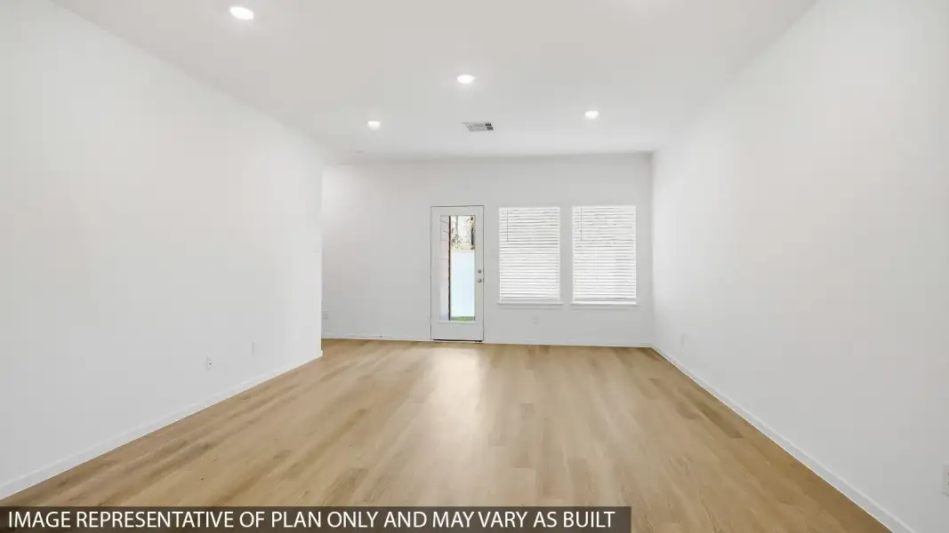 Spacious, unfurnished interior of a new home in Indian Springs, Crosby (Image 8).