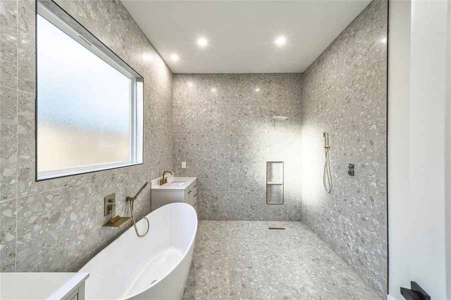 Furnished interior view inside a new home in , Dallas (Image 9).