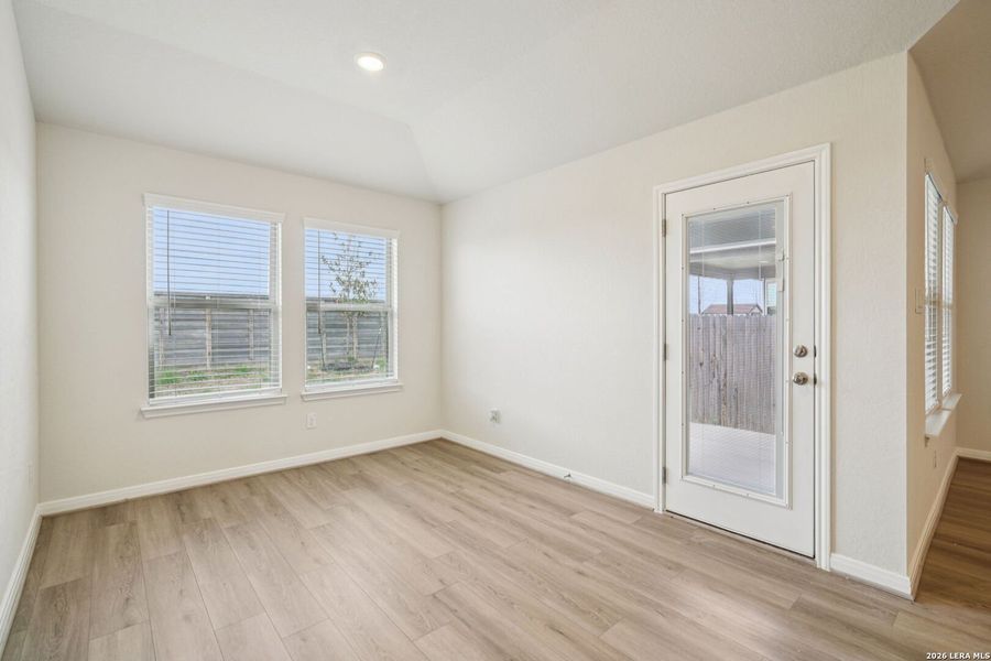 Spacious, unfurnished interior of a new home in Catalina, Converse (Image 37).