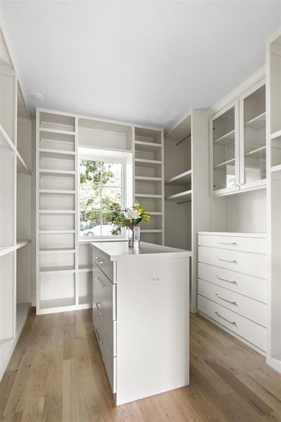 Furnished interior view inside a new home in , Dallas (Image 33). Furnished interior view inside a new home in , Dallas (Image 33).