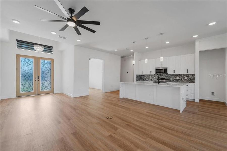 Spacious, unfurnished interior of a new home in , Port Charlotte (Image 39).