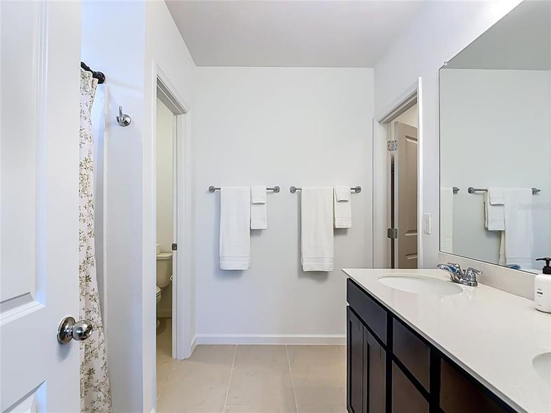 Furnished interior view inside a new home in Caloosa Cove, Labelle (Image 34).