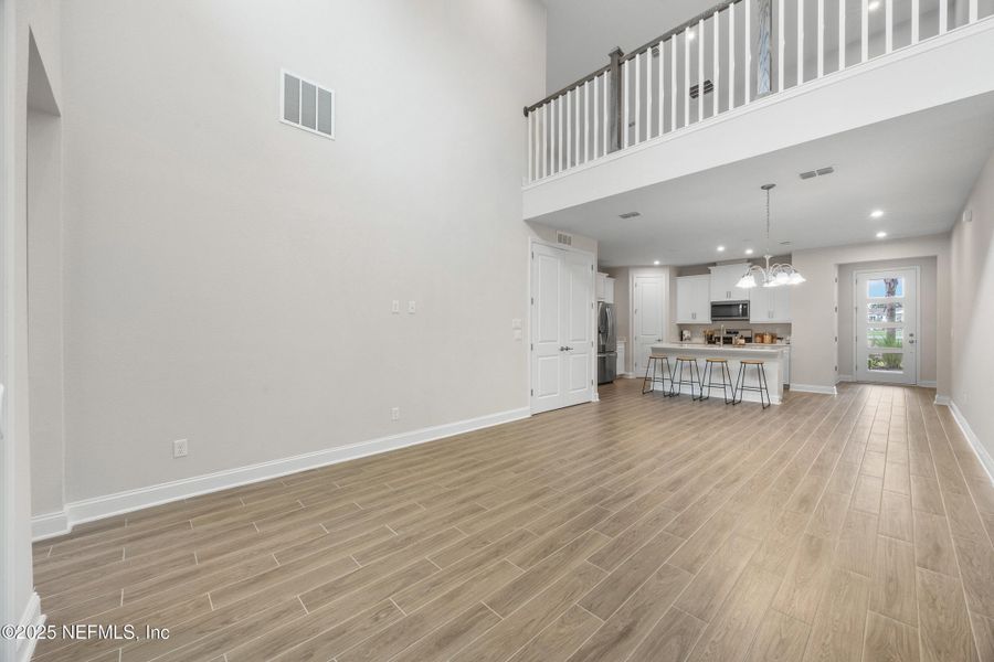 Spacious, unfurnished interior of a new home in , Jacksonville (Image 23).