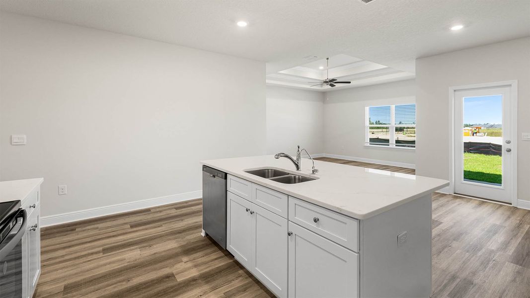 Furnished interior view inside a new home in Titus Park, Panama City (Image 9).