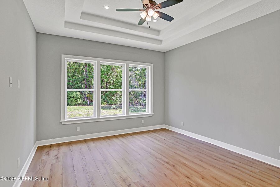 Spacious, unfurnished interior of a new home in , Green Cove Springs (Image 33).