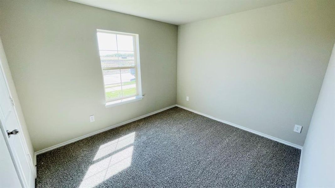 Spacious, unfurnished interior of a new home in Sunnycreek, Fort Worth (Image 7). Spacious, unfurnished interior of a new home in Sunnycreek, Fort Worth (Image 7).