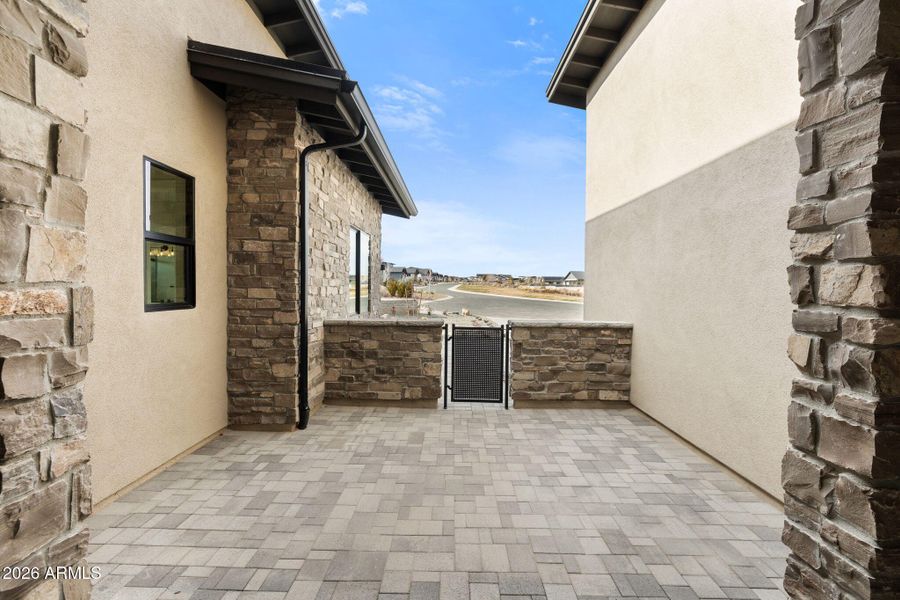 7-Courtyard 7-Courtyard