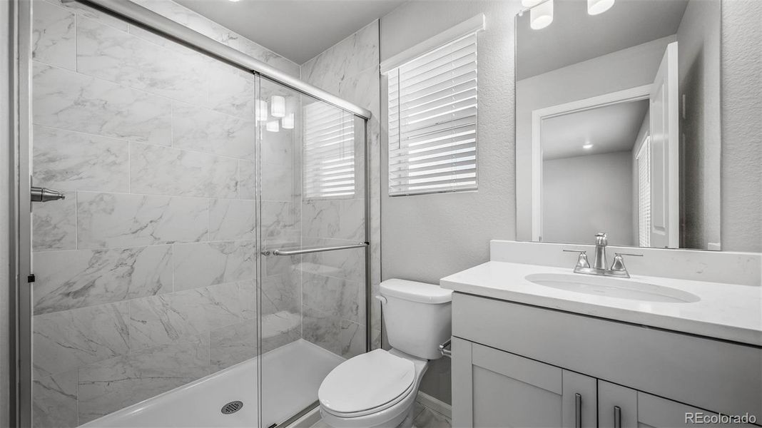 Furnished interior view inside a new home in Thompson River Ranch, Johnstown (Image 8).
