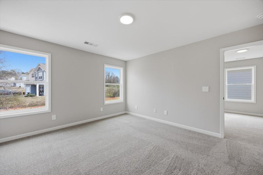 Spacious, unfurnished interior of a new home in Creekside Manor, Thomaston (Image 15).