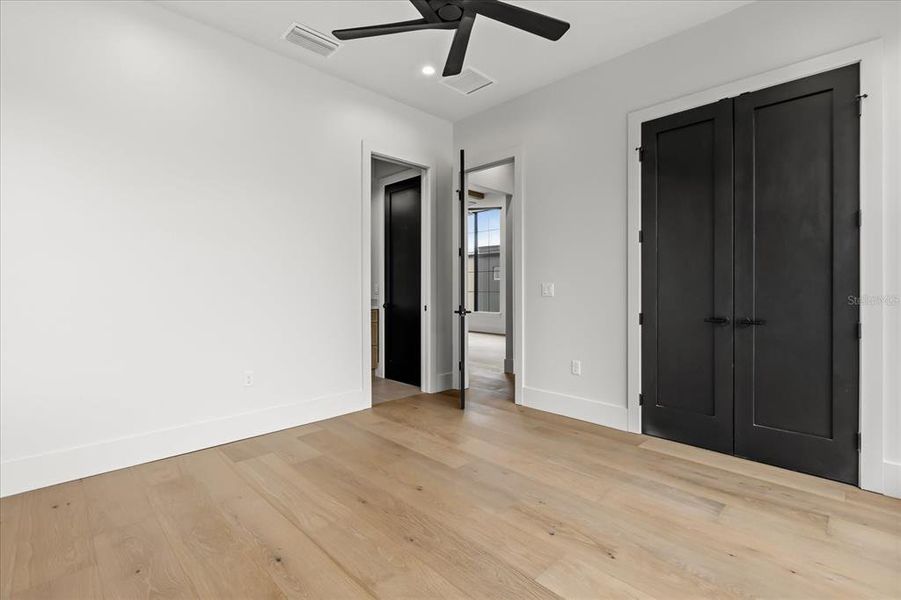 Spacious, unfurnished interior of a new home in , Winter Park (Image 23).