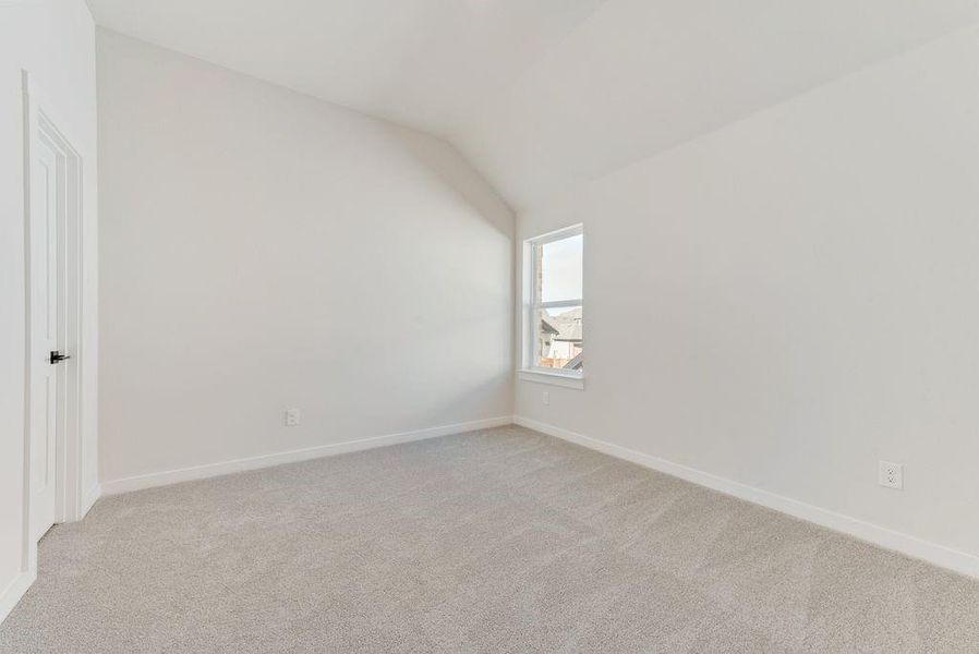 Spacious, unfurnished interior of a new home in Trails at Cottonwood Creek, Rowlett (Image 31).