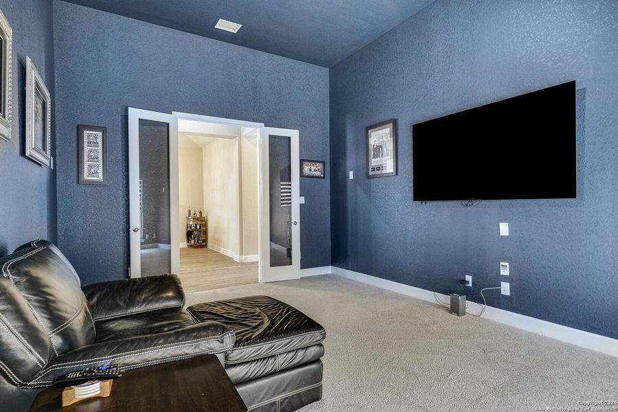 Furnished interior view inside a new home in Balcones Creek 70', Boerne (Image 17).