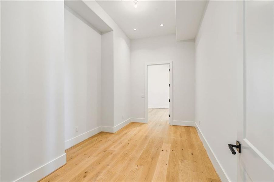 Spacious, unfurnished interior of a new home in , Atlanta (Image 27). Spacious, unfurnished interior of a new home in , Atlanta (Image 27).