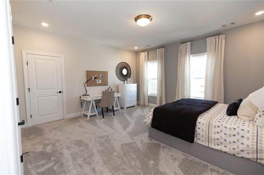 Furnished interior view inside a new home in Aberdeen, Hoschton (Image 64).