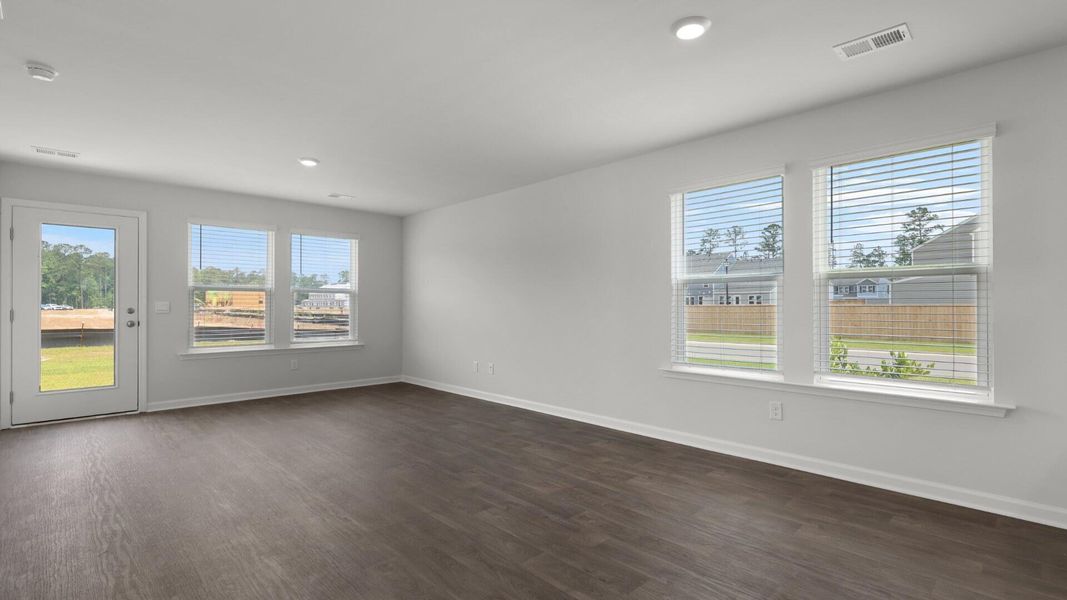 Spacious, unfurnished interior of a new home in , Summerville (Image 12).