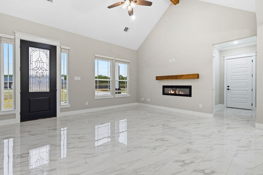 High ceilings, 8' doors throughout, notice the added decorative detail above all the doors. High ceilings, 8' doors throughout, notice the added decorative detail above all the doors.