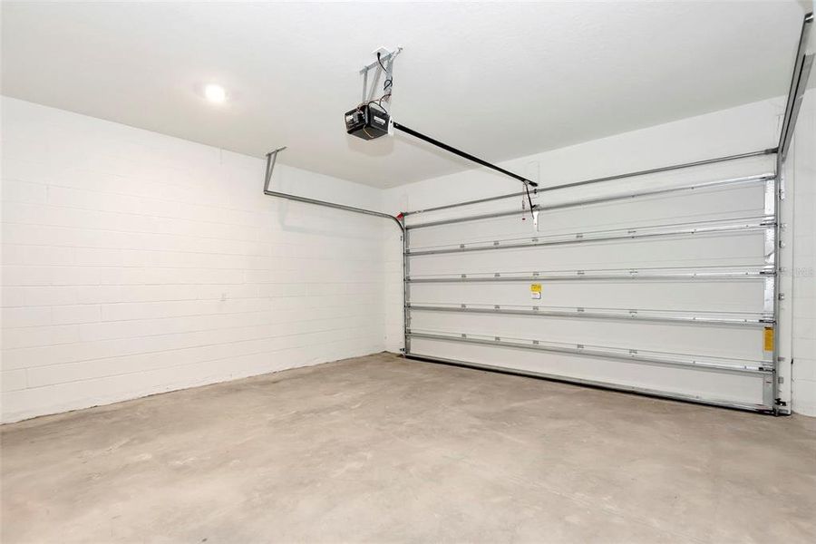 Spacious, unfurnished interior of a new home in The Reserve at Victoria, Deland (Image 45). Spacious, unfurnished interior of a new home in The Reserve at Victoria, Deland (Image 45).