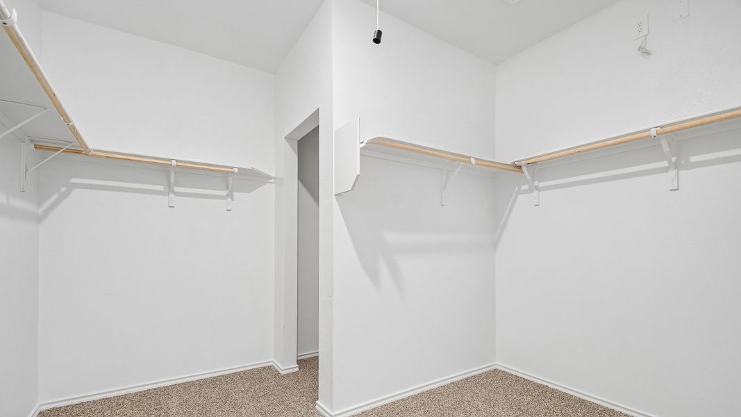 Spacious, unfurnished interior of a new home in Valverde, Bastrop (Image 26).