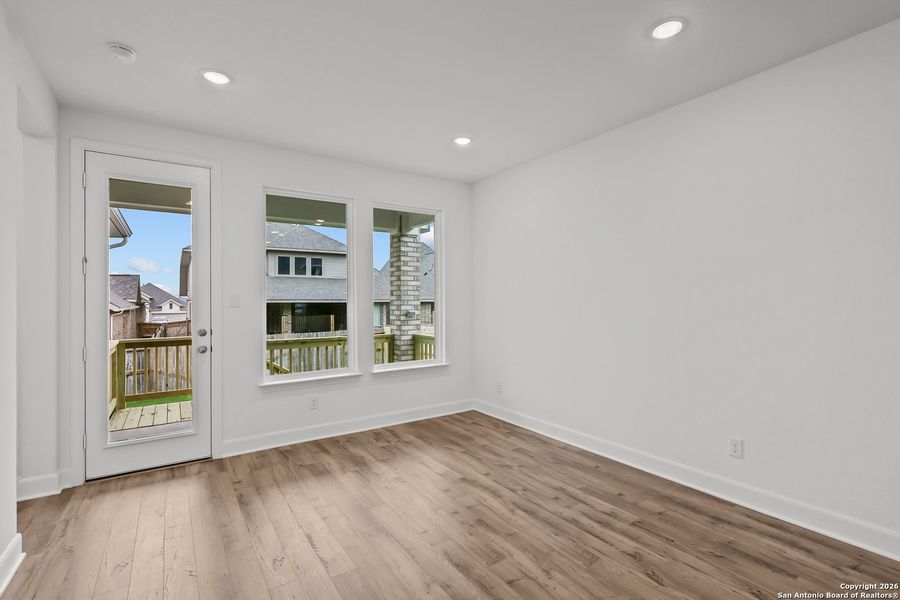 Spacious, unfurnished interior of a new home in Veramendi, New Braunfels (Image 28).