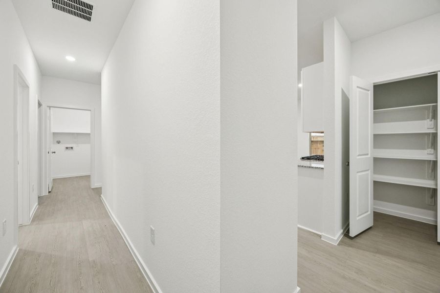 Spacious, unfurnished interior of a new home in Crosby Farms, Crosby (Image 17).