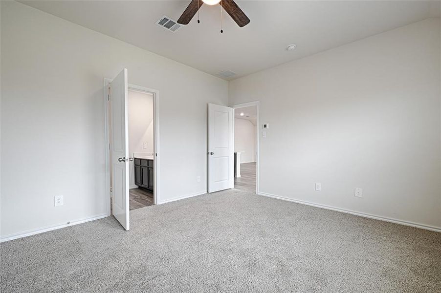 Spacious, unfurnished interior of a new home in , Princeton (Image 26).