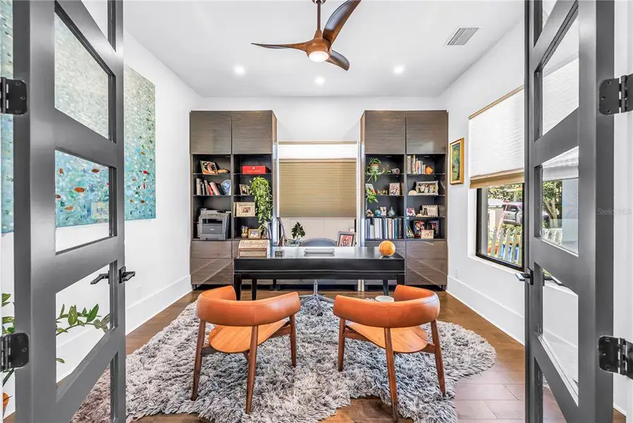 Furnished interior view inside a new home in , St. Petersburg (Image 44).