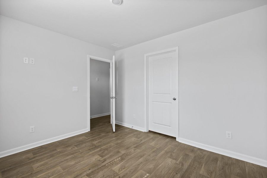 Spacious, unfurnished interior of a new home in The Timbers, Harleyville (Image 10).