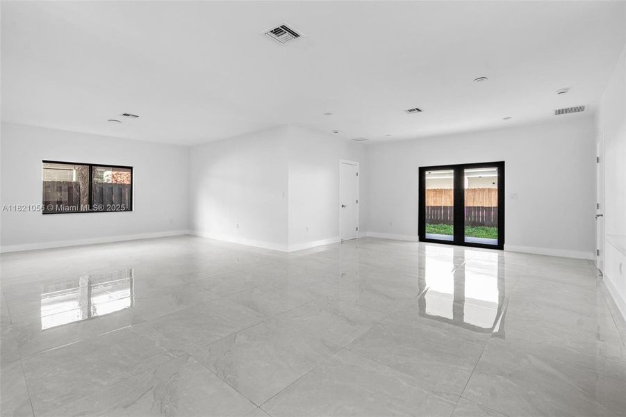 Spacious, unfurnished interior of a new home in , Cutler Bay (Image 25).