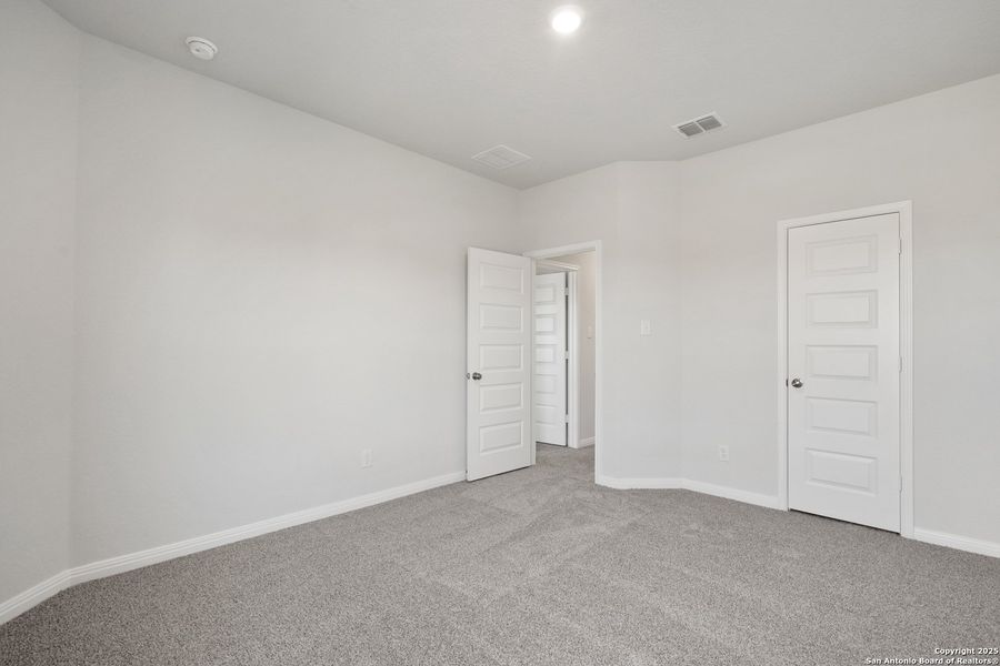 Spacious, unfurnished interior of a new home in Melissa Ranch, San Antonio (Image 20). Spacious, unfurnished interior of a new home in Melissa Ranch, San Antonio (Image 20).